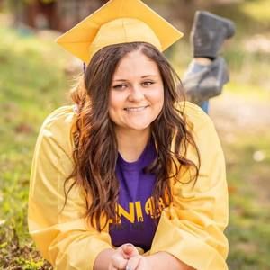 Meet your Posher, Alyssa